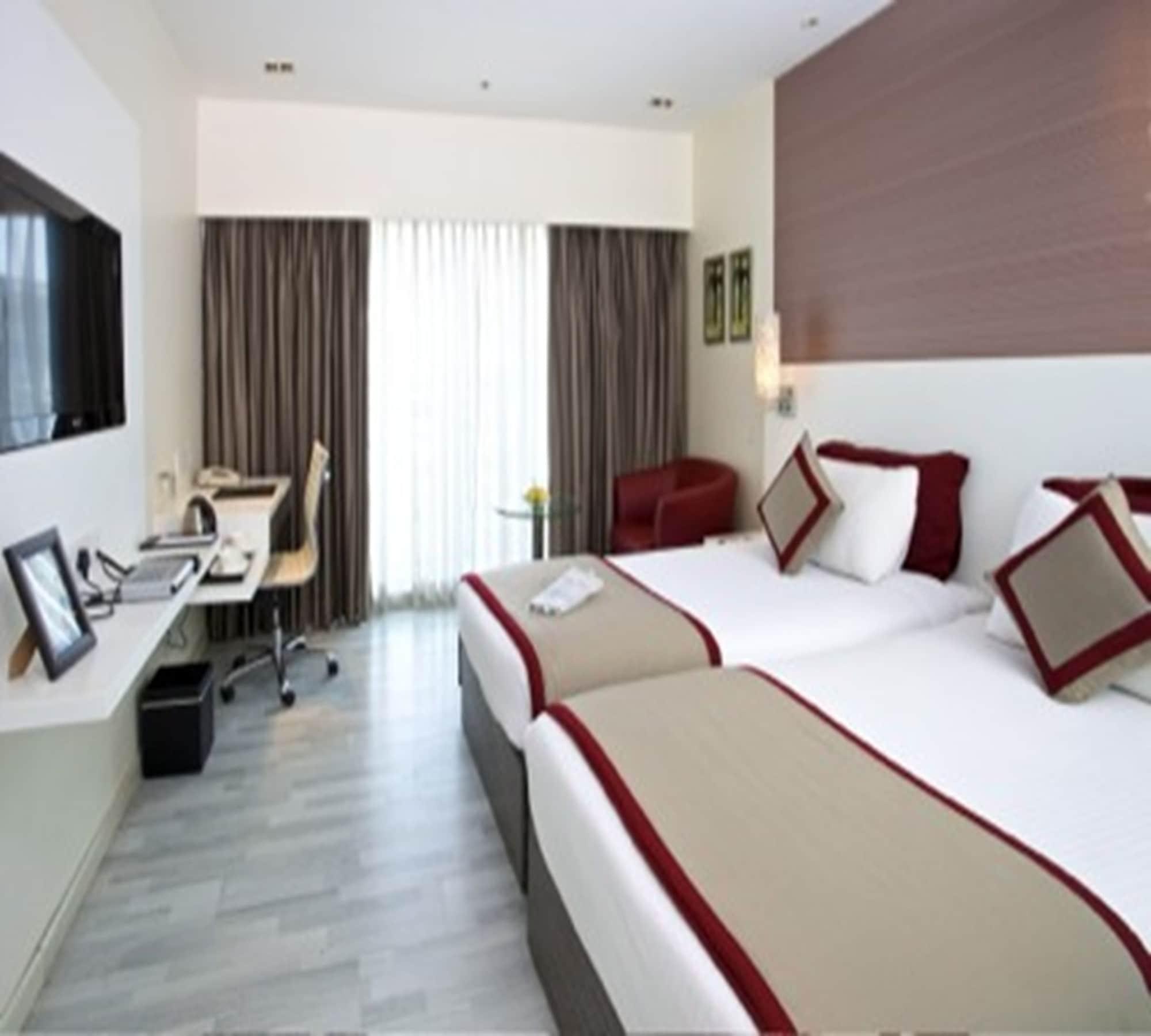 Majestic Court Sarovar Portico Нави Мумбай Екстериор снимка