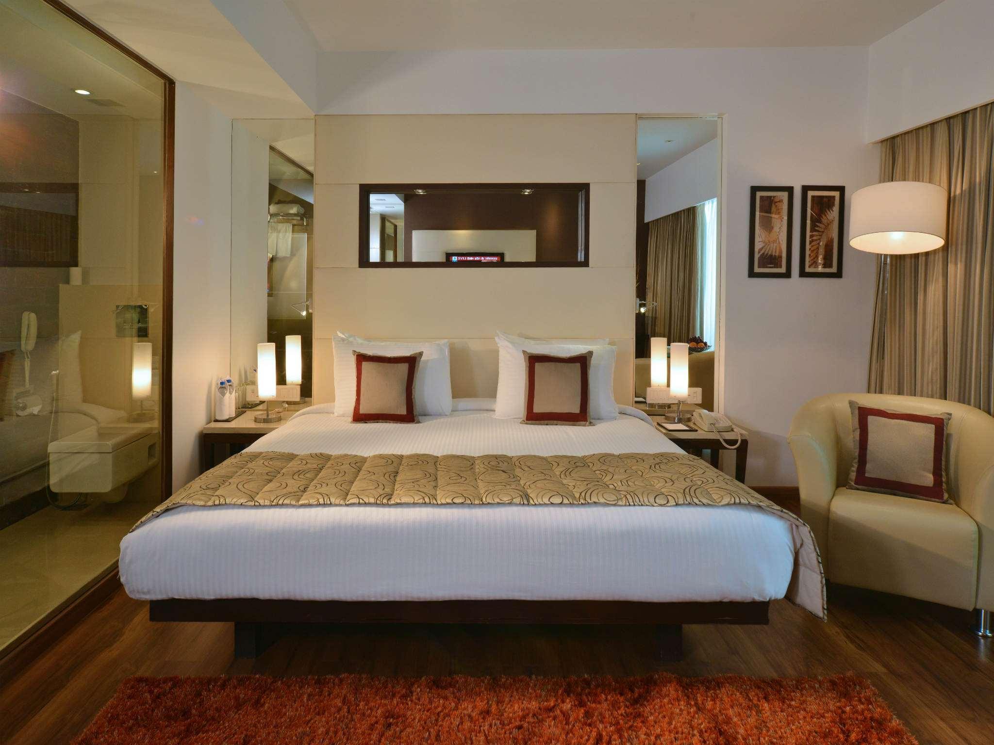 Majestic Court Sarovar Portico Нави Мумбай Екстериор снимка